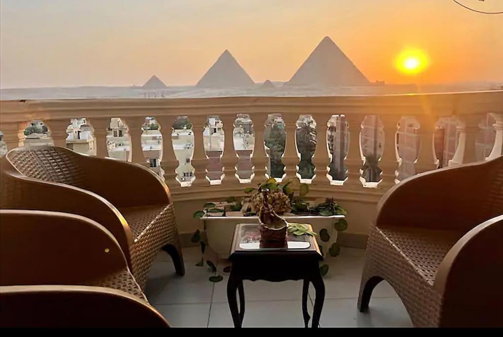 Pyramids-view * Cairo